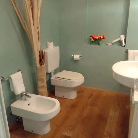 לינה וארוחת בוקר Relais Lezard *